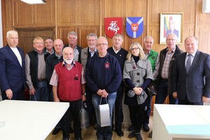 Vokietijos ugniagesiai į Kauno rajoną atvežė daug vertingos labdaros
