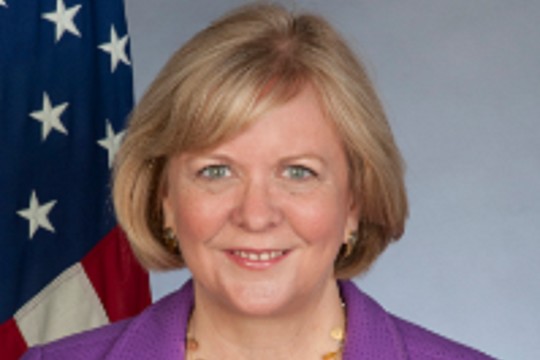 Į Lietuvą atvyko naujoji JAV ambasadorė Anne Hall