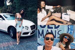 Rusijos turtuolis 37 metais jaunesnę žmoną lepina įspūdingomis dovanomis