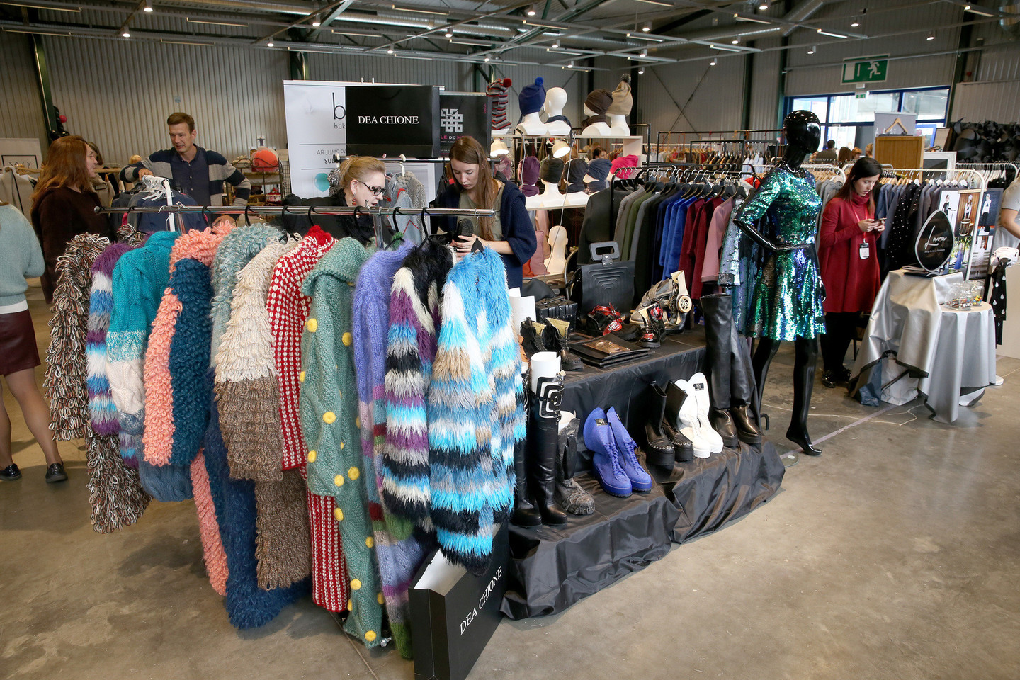 Garsūs Lietuvos žmonės savo kūrinius pristatė didžiausioje mados mugėje „Fashion bazaar“.<br>R.Danisevičiaus nuotr.