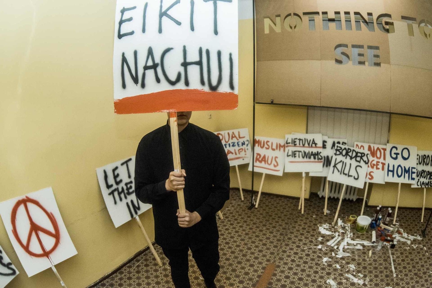 O.Koršunovo spektaklis „Eglė žalčių karalienė“ buvusioje Raudonojo kryžiaus ligoninėje.