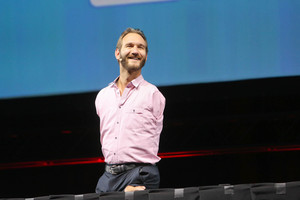 Be galūnių gimęs N.Vujičičius Kaune pravirkdė ir įkvėpė tūkstančius lietuvių