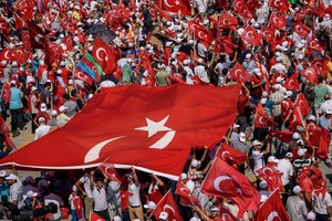 Turkijos policija areštavo pučo rengimu kaltinamo Guleno brolį