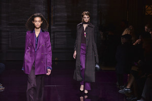 Paryžiuje pristatyta Kolumbijos saulėlydžio įkvėpta „Nina Ricci“ kolekcija