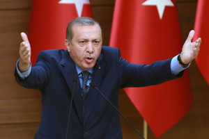 Turkijoje trims mėnesiams bus pratęsta nepaprastoji padėtis