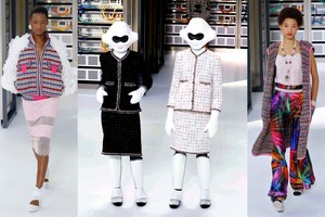 Skaitmeninei kartai skirtą „Chanel“ kolekciją pristatė ir robotai