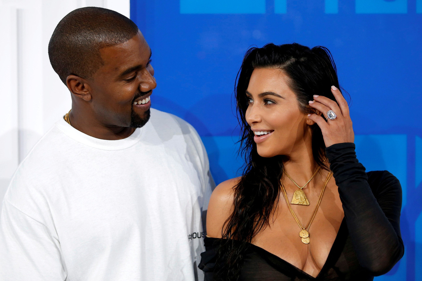 Kim Kardashian su vyru Kanye Westu.