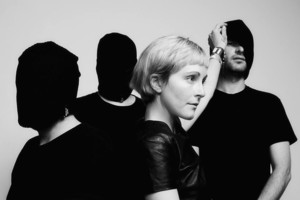 Į „Loftą“ atvykstanti grupė „Polica“ – apie muziką, ritualus ir garsius gerbėjus