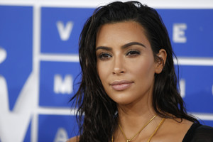 Kim Kardashian apiplėšimo detalės: bijojo, kad išprievartaus
