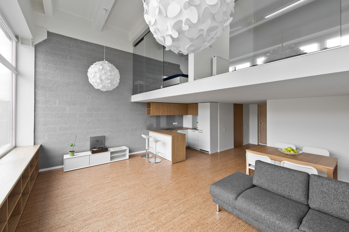 Interjero autorius – architektas Eugenijus Byčenkovas.
