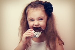 Tėvai pašiurpę: darželiuose vaikai valgo saldainius ir sausainius