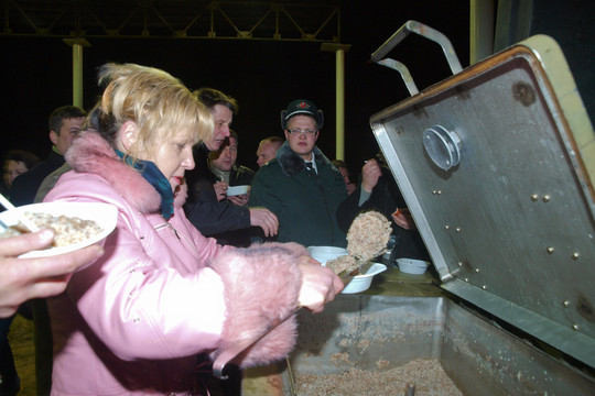 Internete – prekyba vogtais Lietuvos kariškių maisto daviniais?