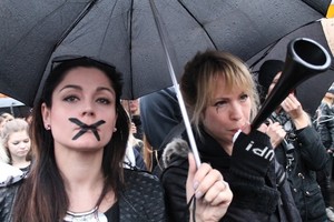 Po masinių moterų protestų, Lenkija atmetė abortų draudimą