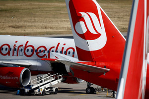 Sunkumų slegiama „Air Berlin“ derėsis dėl orlaivių perleidimo naujai oro bendrovei