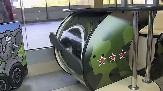 Karinių nuotaikų apimta Rusija vaikams gamina raketų formų lovas