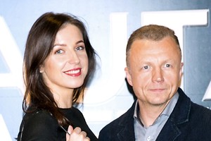 Po šeimos griūties prodiuseris laimę rado jaunos vizažistės glėbyje
