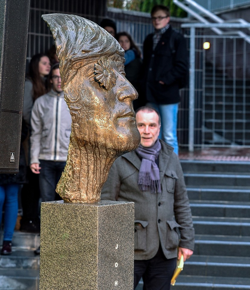 J.Lennono paminklas Vilniuje atsirado prieš metus.<br>V.Ščiavinsko nuotr.