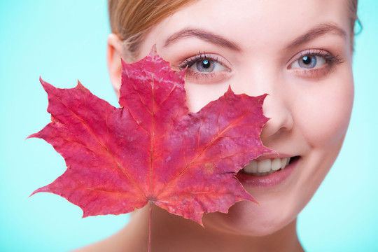 Dažnai rausta skruostai? Gali būti, kad sergate rozacija