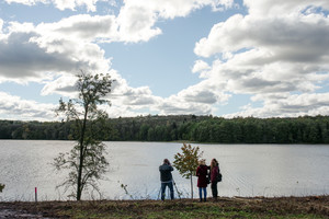 Retas įžūlumas: Trakų urėdo sūnus be gailesčio suniokojo ežero pakrantę