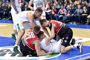 Pirmajame grandų mūšyje – tritaškių lietus ir „Žalgirio“ triumfas Vilniuje