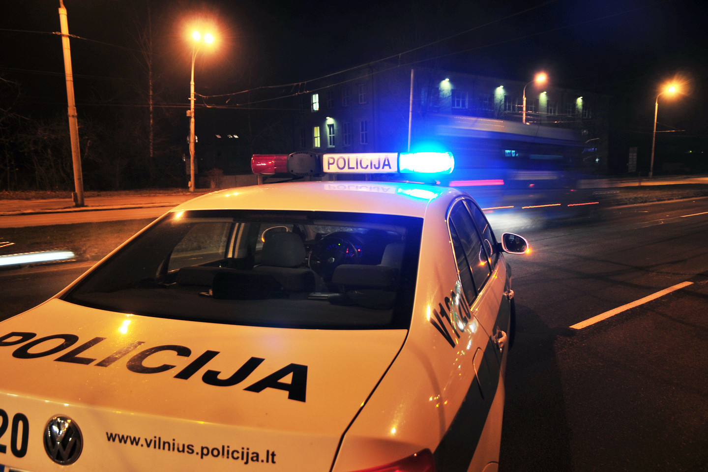 Telšių rajone per avariją nukentėjo jauna policijos pareigūnė.