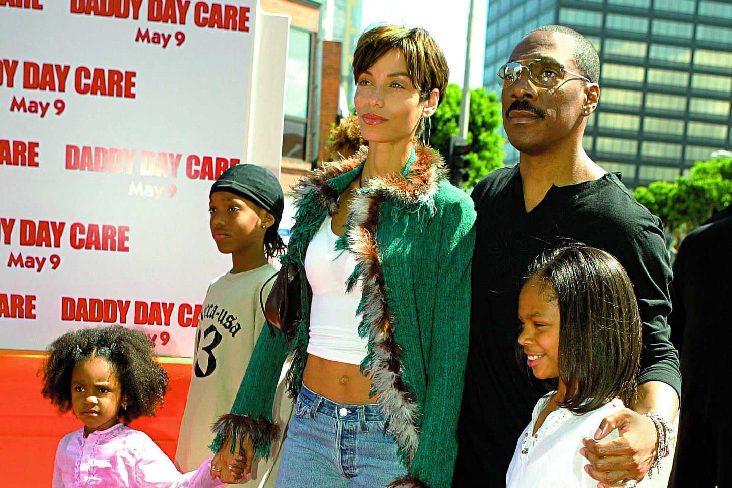 E.Murphy ir N.Mitchell šeima 2003-iaisiais Los Andžele per filmo „Tėvo dienos rūpestis“ premjerą.