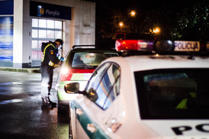 Naktinis reidas parodė, kad šviesų Klaipėdos vairuotojams nereikia