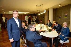 Seimo rinkimų naktis. Partijų būstinėse – pakili nuotaika