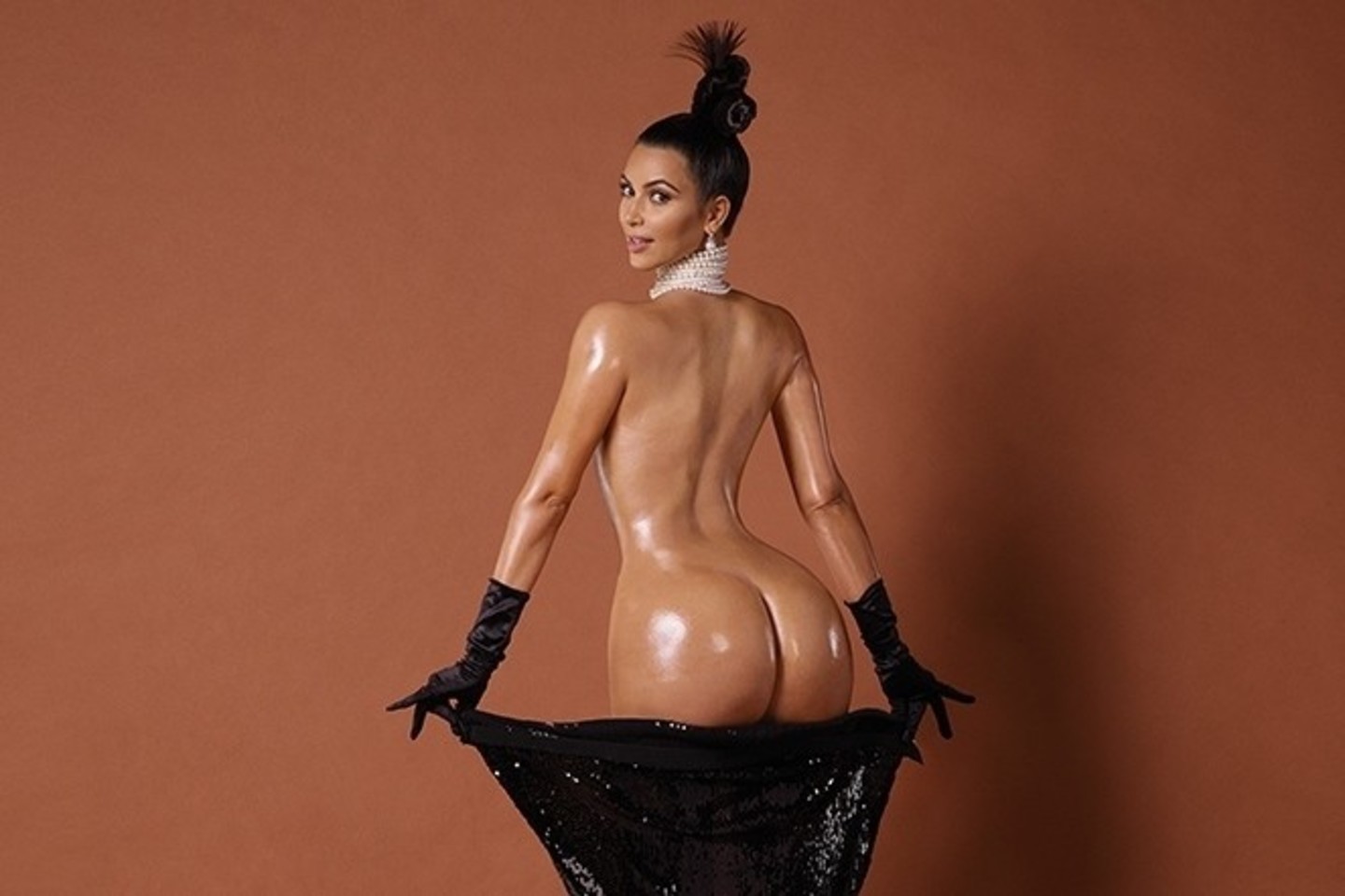 Chirurgas S. Vikšraitis: „Lietuvaitės vis dažniau pageidauja Kim Kardashian užpakaliuko“.