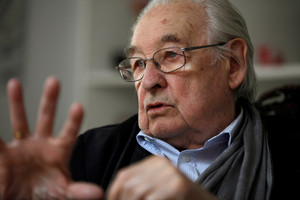 Mirė Lenkijos kino režisierius Andrzejus Wajda