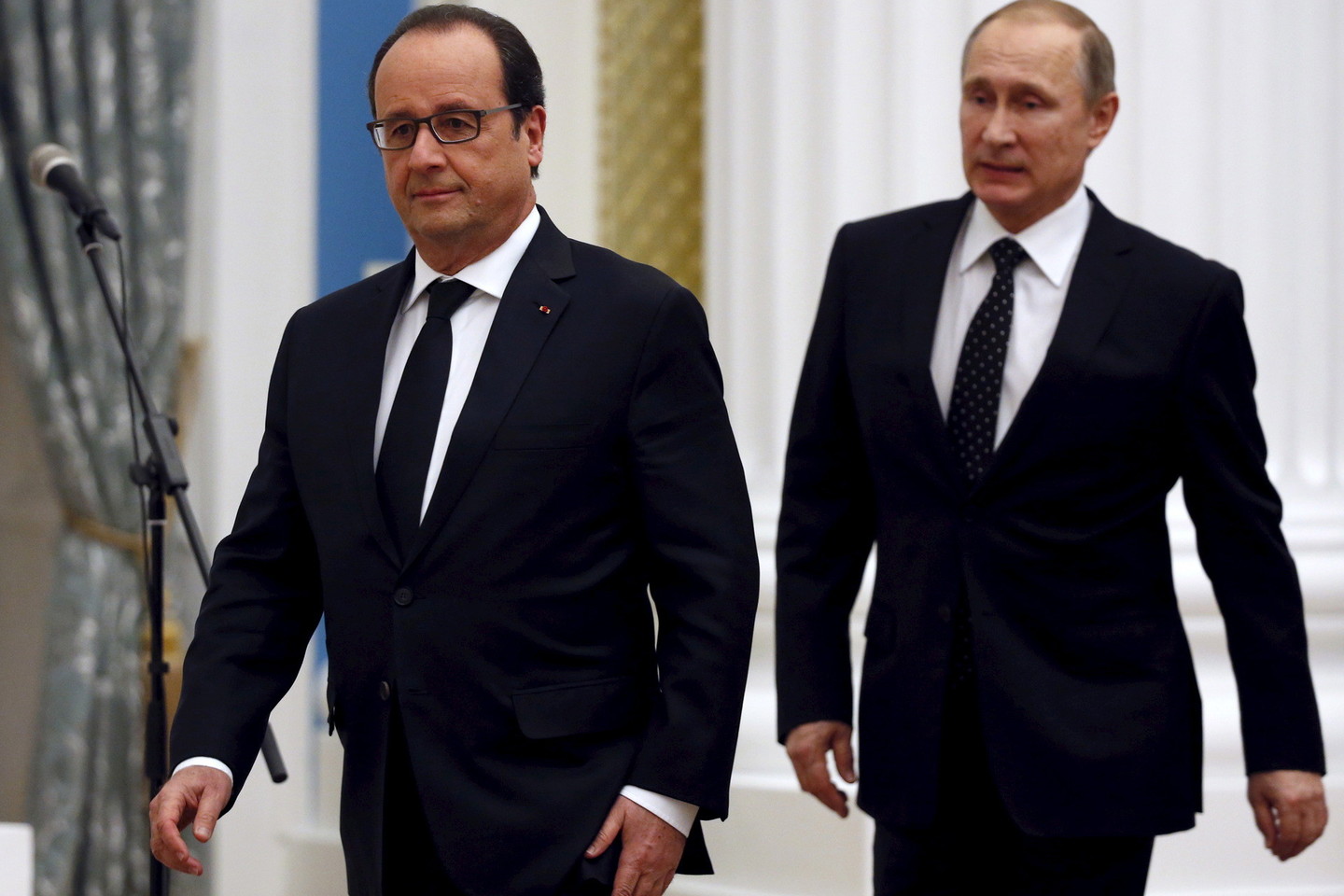 Francois Hollande'as abejoja ar sutikti Putiną Paryžiuje.