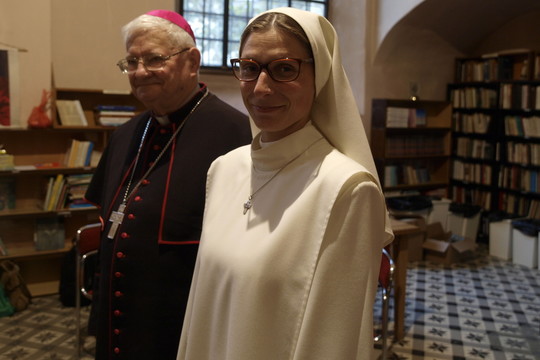 Šv. Jonų bažnyčia mini atšventinimo 25-etį. Sesuo Lilė SJE ir Jo ekscelencija vyskupas J.Boruta.<br>A.Srėbalienės nuotr.