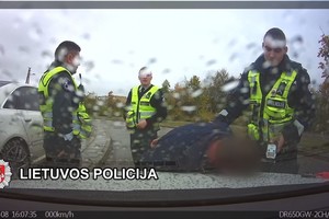 Klaipėdos pareigūnai sulaikė net šaudant nestojusį neblaivų bėglį