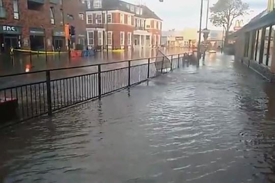 Šiaurės Londone – netikėtas potvynis, užlietos gatvės