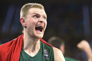 Krepšininko uždarbis maitino ir suktą kaimyną