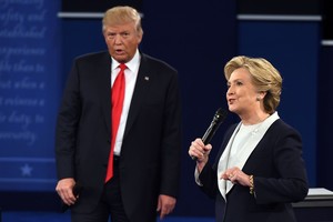 Kūno kalbos ekspertai atskleidė H. Clinton ir D. Trumpo paslaptis