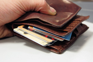 Neįgaliojo pažymėjimas: nei užsienyje parodysi, nei į piniginę įdėsi