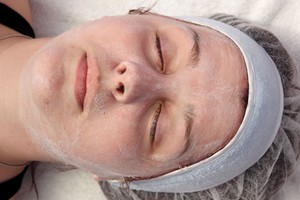 Tyrimas: beveik pusė Lietuvos gyventojų turi problemų su oda