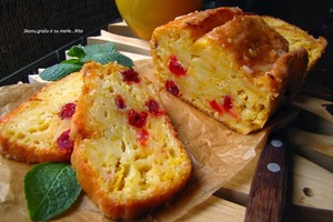 Moliūgų pyragas su džiovintomis vyšniomis