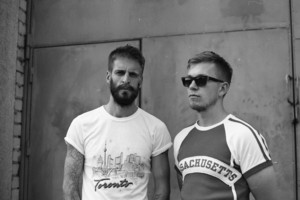 Pamatykite: naujame „Freaks On Floor“ klipe – šokiai be suvaržymų