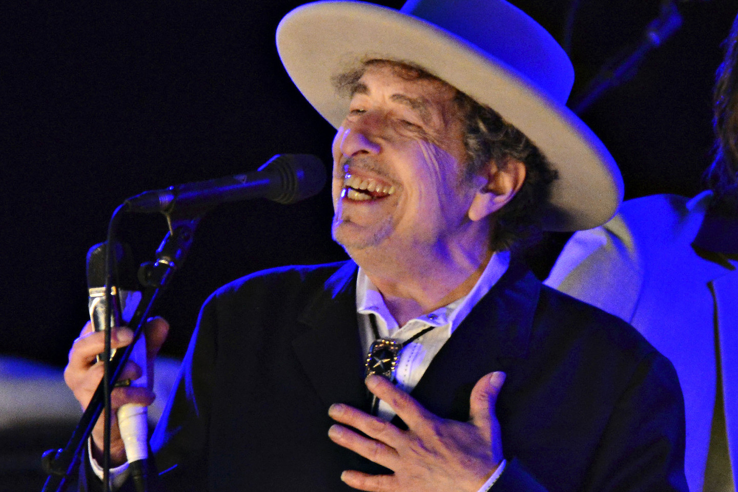 Bobas Dylanas pelnė Nobelio literatūros premiją.<br>Scanpix/Ki Price nuotr.