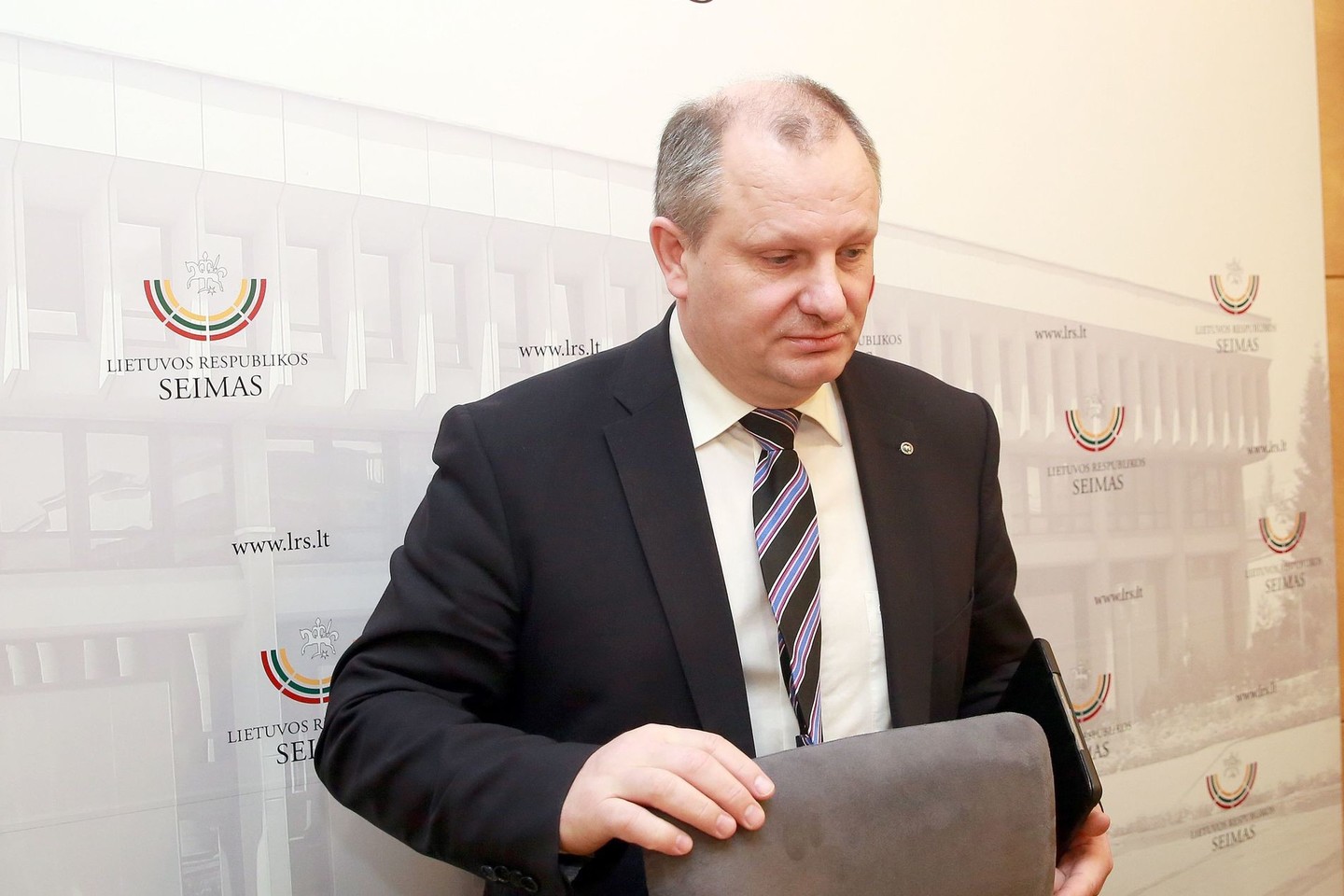 K.Komskis tikina, kad su įtariamais balsų papirkinėjimais neturi nieko bendra.