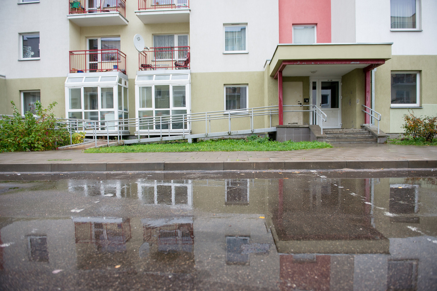 Prieš tris mėnesius, kad būsto kainos didės, irgi manė 51 proc., kad mažės, – 9 proc., kad bus tokios pat, – 28 proc. gyventojų.