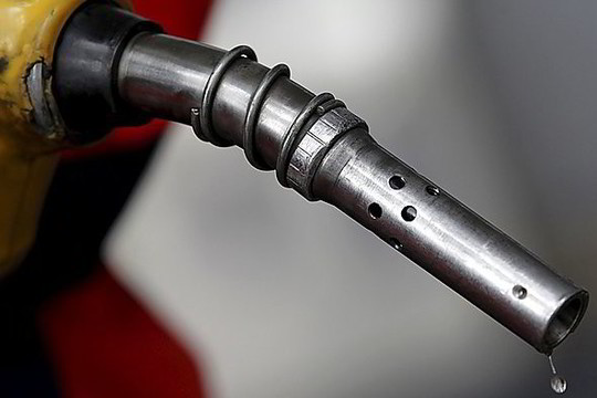 Lietuvai žadama pigių degalų iš Suomijos banga