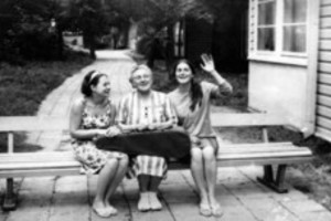 Dvi iškilias Lietuvos šeimas suartino karo metais išgelbėta mergaitė