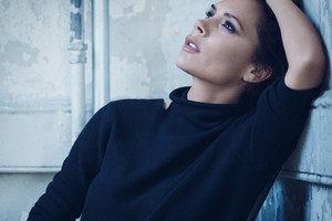 „Vogue“ papuošusi V. Beckham prakalbo apie santykius su vyru ir AIDS