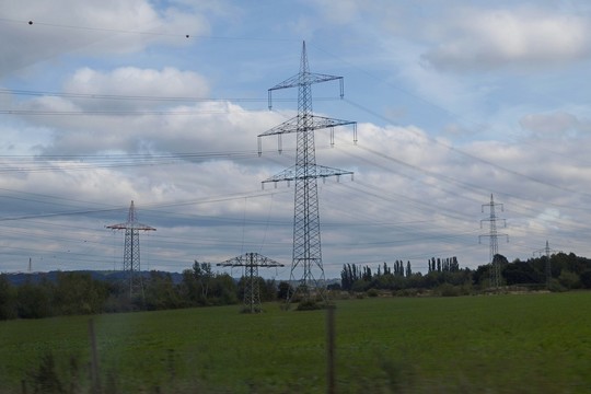 Svarstyklės – elektros biržoje kainos kilo aukštyn