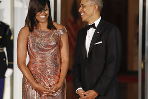 Paskutinė Obamų puota Baltuosiuose rūmuose: Michelle spindėjo lyg deivė