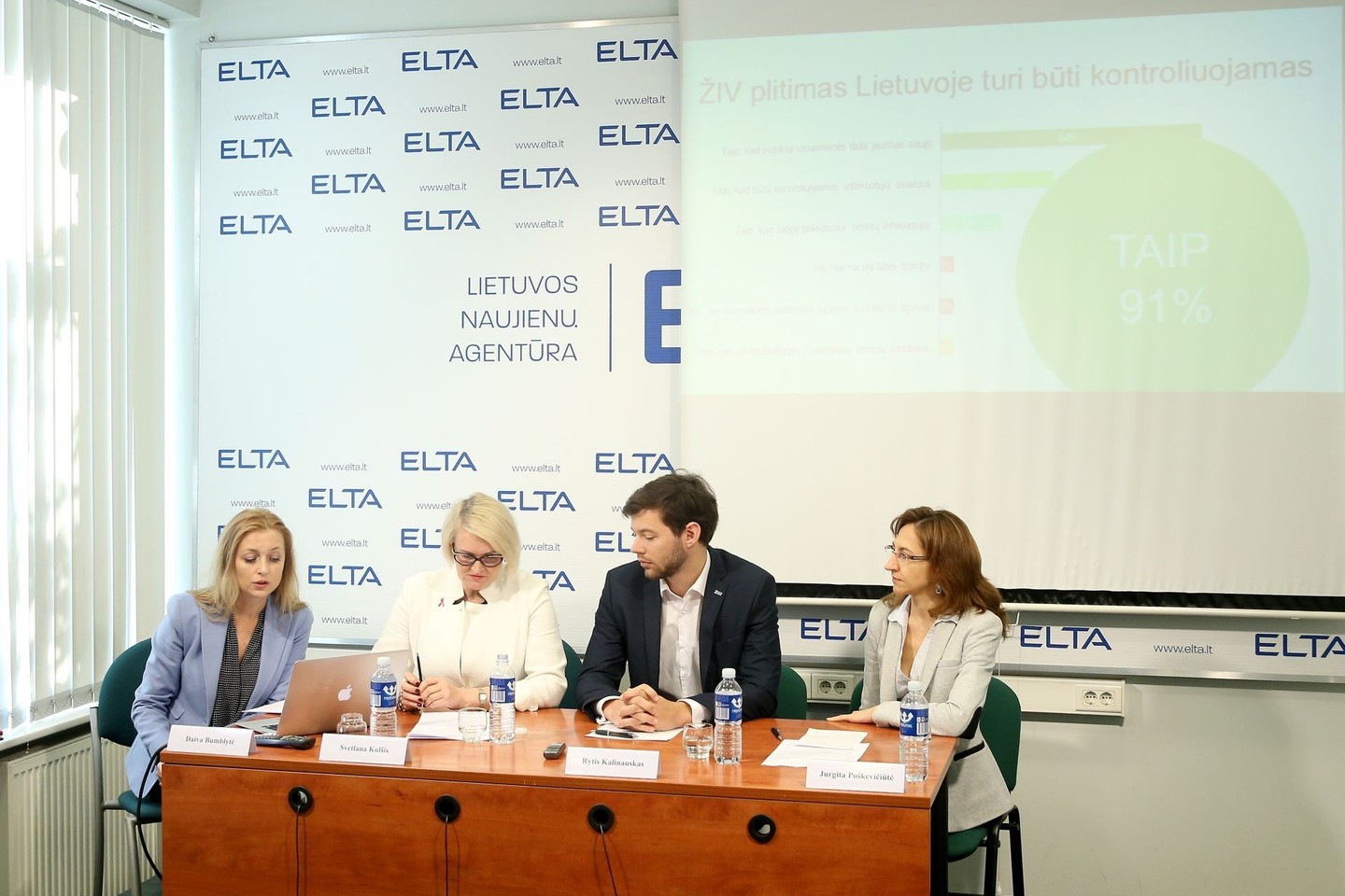 Su ŽIV infekuotais asmenimis dirbančios nevyriausybinės organizacijos mato didelių spragų valstybinėje ŽIV valdymo strategijoje.<br>R.Danisevičiaus nuotr.