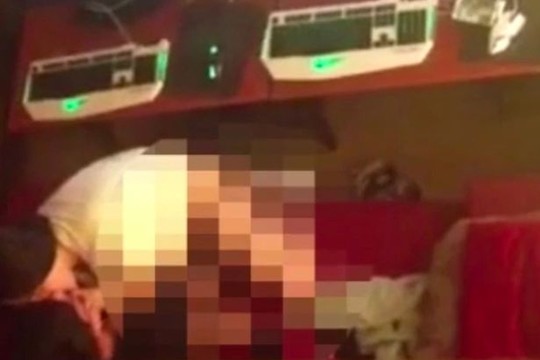 Porelės veiksmai interneto kavinėje aplinkiniams atėmė žadą